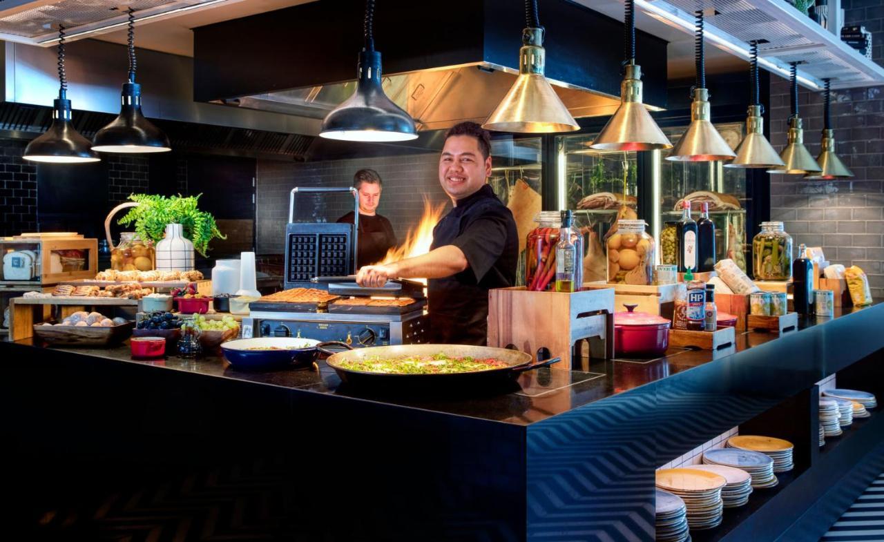 Qt Queenstown Exterior foto A live kitchen