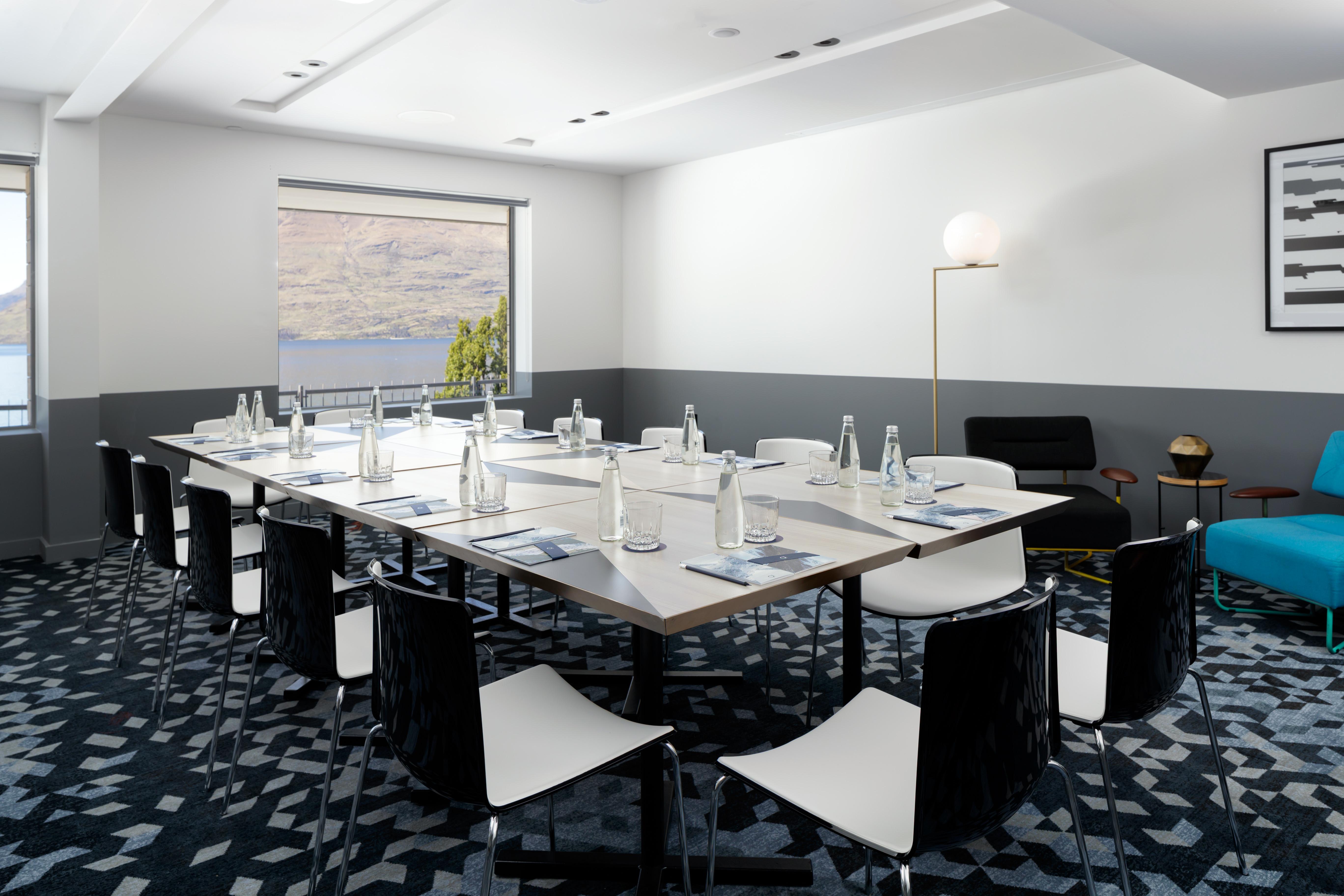 Qt Queenstown Exterior foto Meeting room