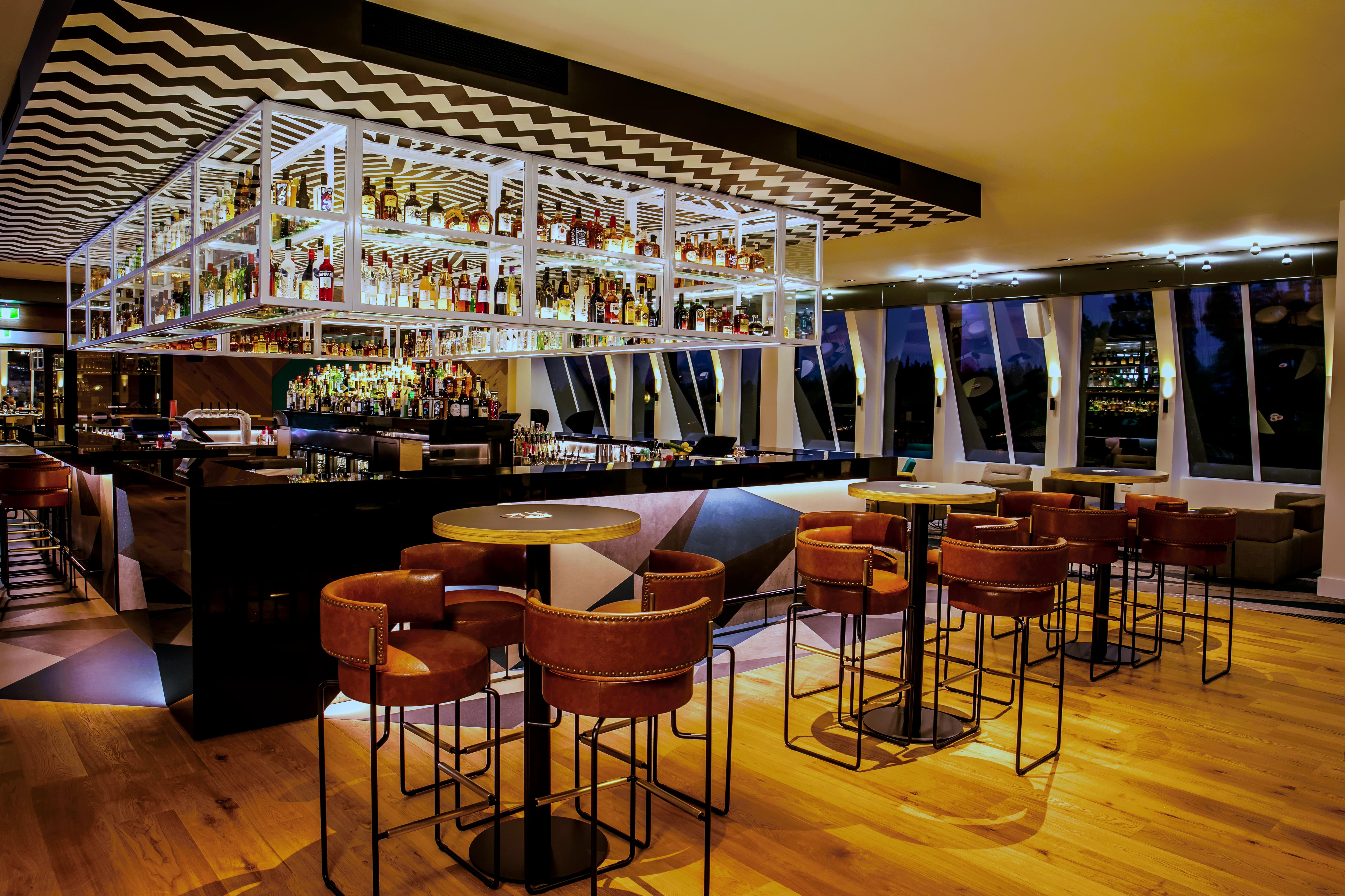 Qt Queenstown Exterior foto The bar at the 12th floor